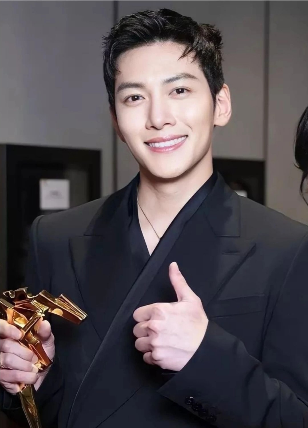 粉丝拍下的池昌旭瞬间