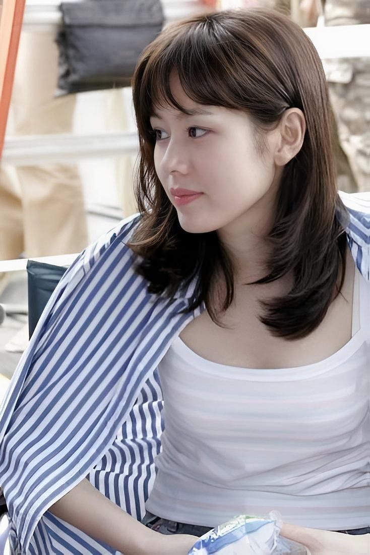 Latest photo of Son Yejin