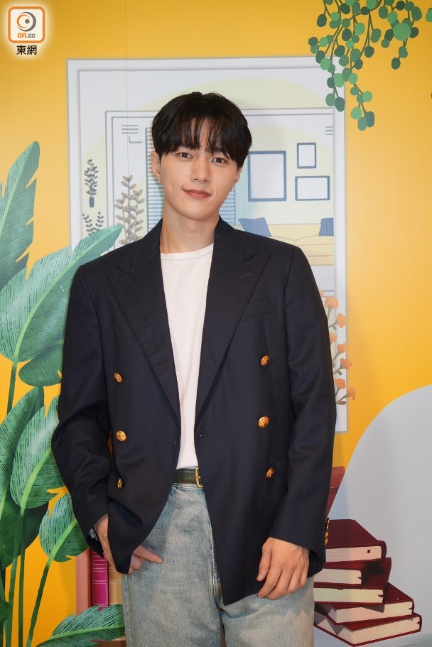 金明洙 (L)的近期活動照