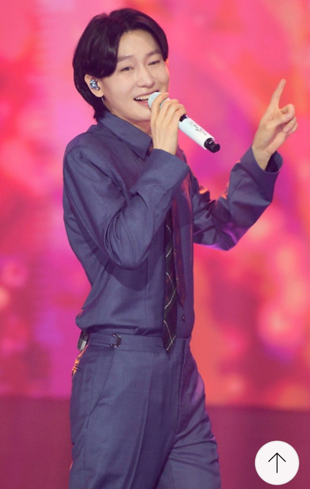 Behind-the-scenes cut of Kim Yongbin