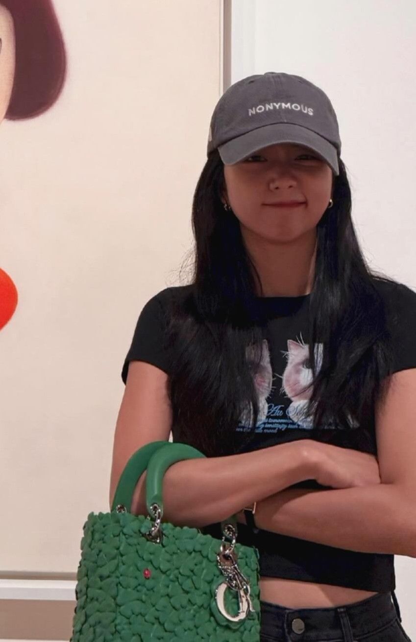 Latest photo of Jisoo (1995)