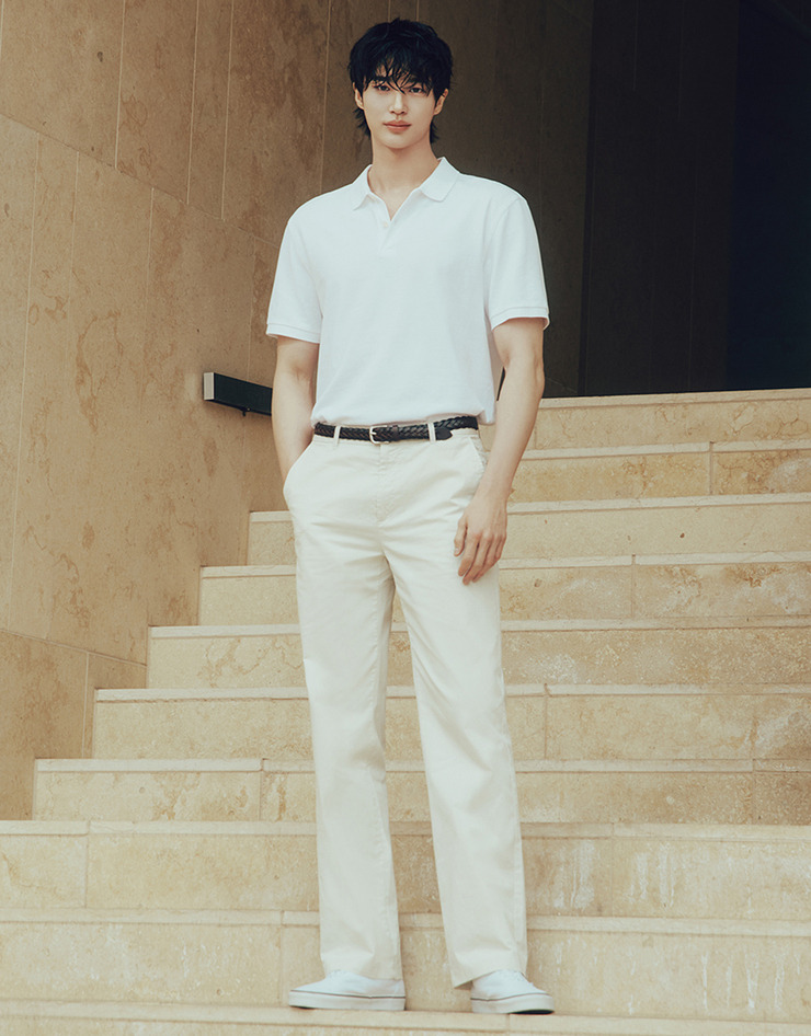 Behind-the-scenes cut of Byeon Wooseok