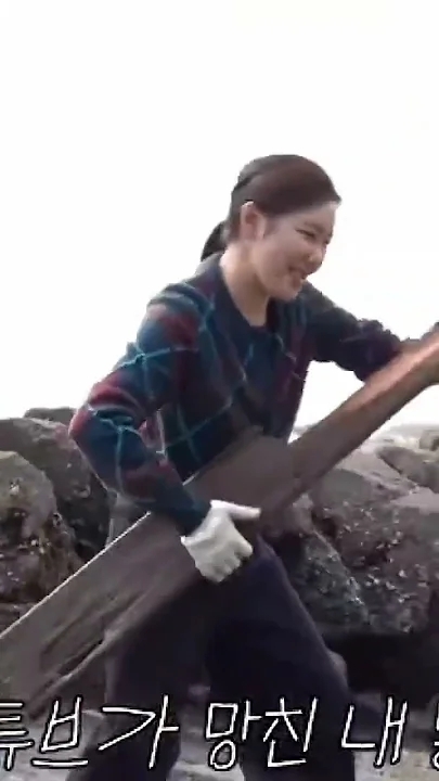 Foto terbaru dari Song Gain