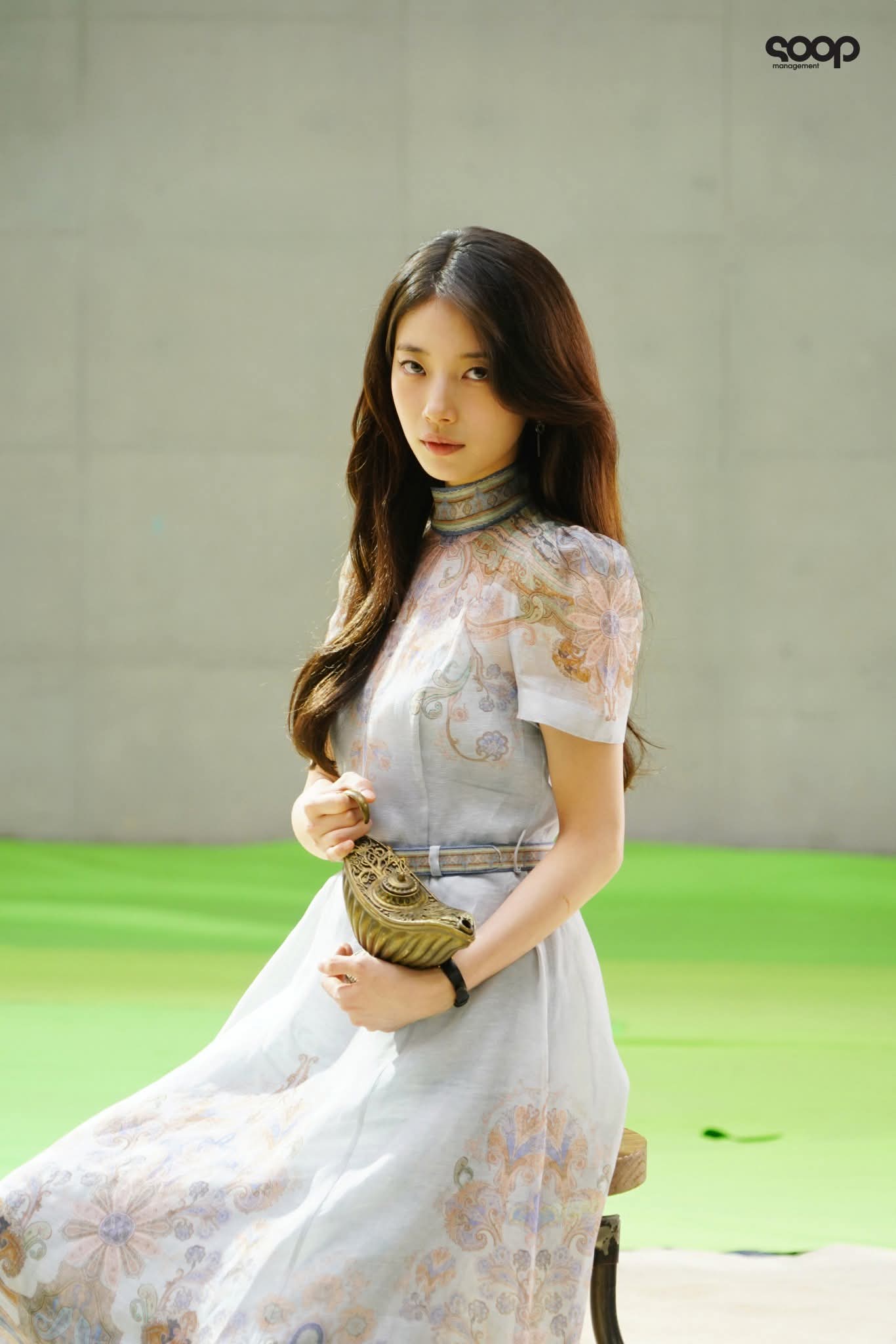 Behind-the-scenes cut of Bae Suzy