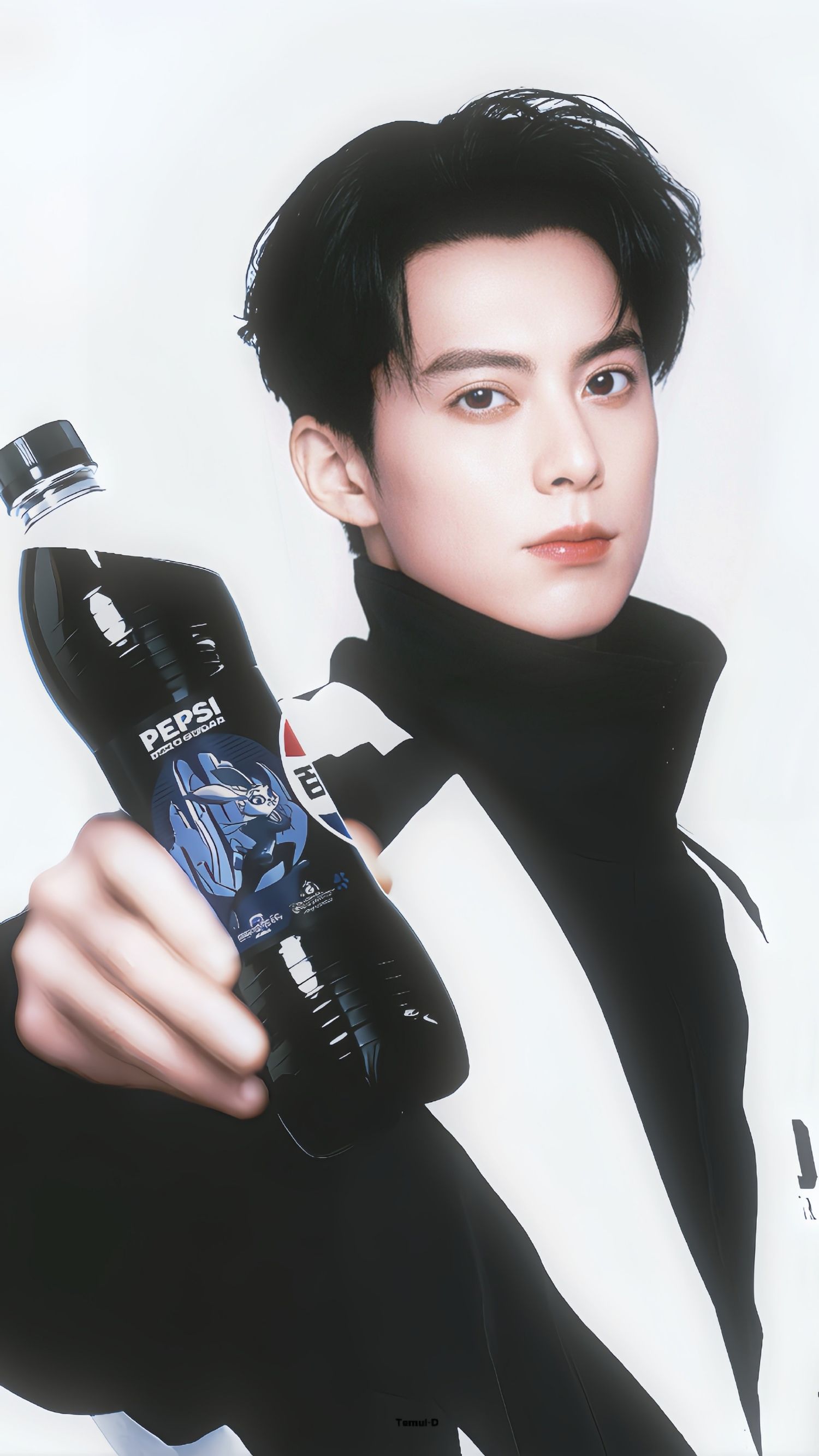 A moment captured by a fan of Dylan Wang