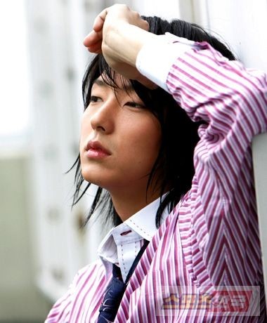 Behind-the-scenes cut of Lee Joongi