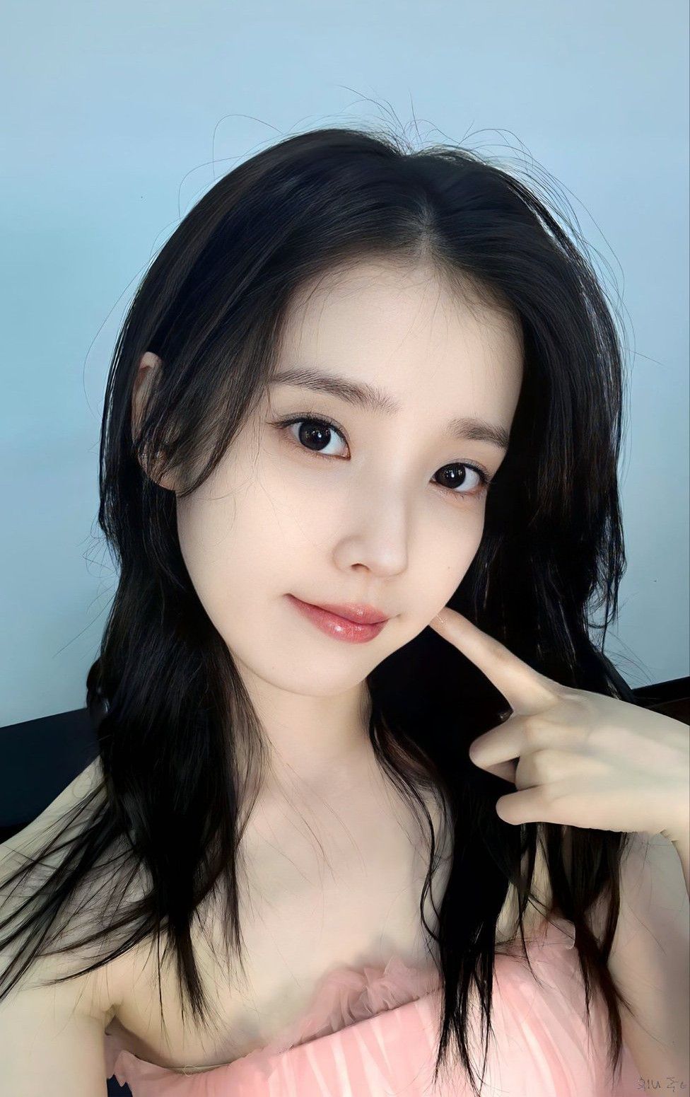 Latest photo of IU