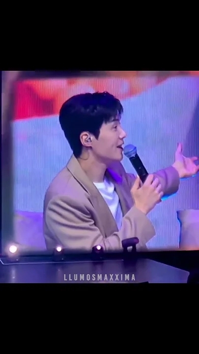 A moment captured by a fan of Kim Seonho