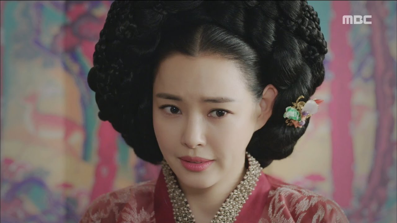 Behind-the-scenes cut of Yoon Kyunsang