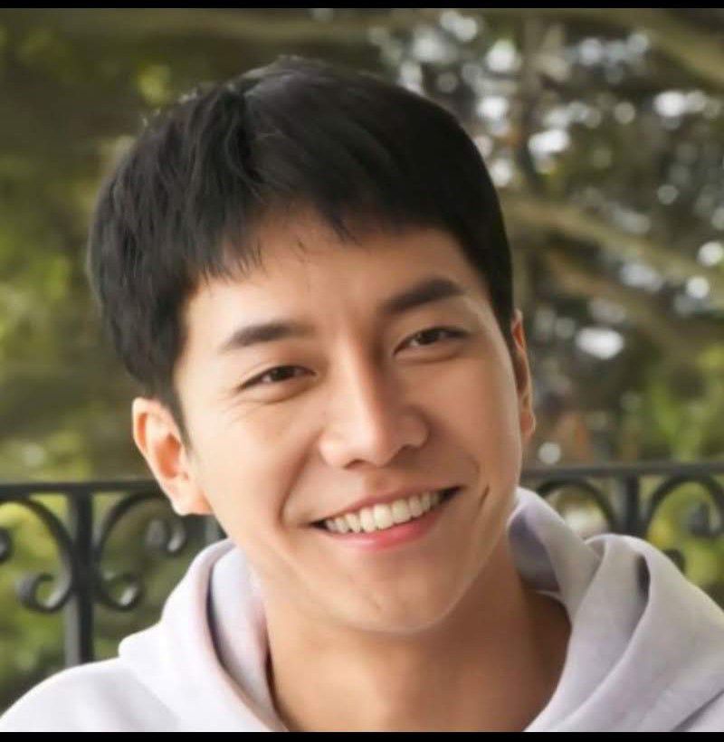 Latest photo of Lee Seunggi