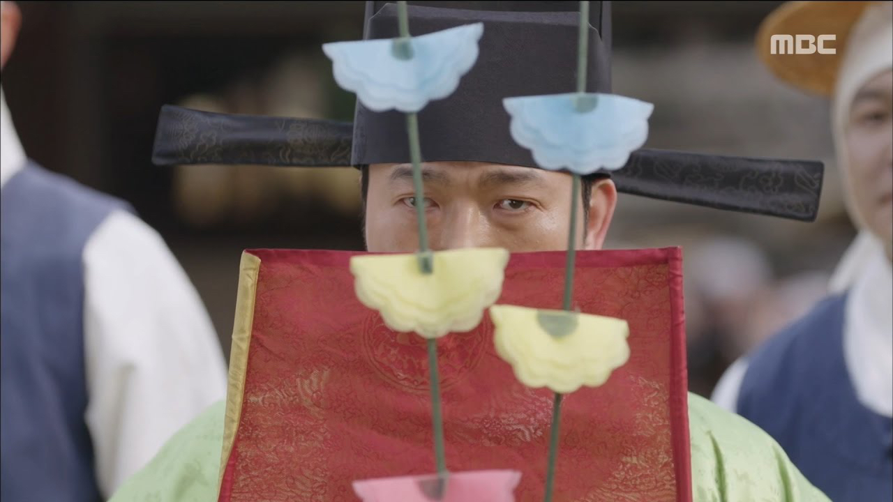 Behind-the-scenes cut of Yoon Kyunsang