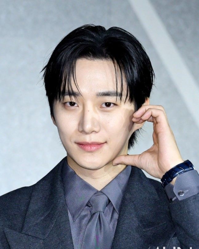 イ・ジュノの最近の活動ショット