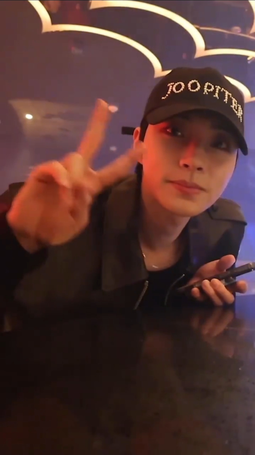 Special wallpaper made by Hwang Inyoup's fans