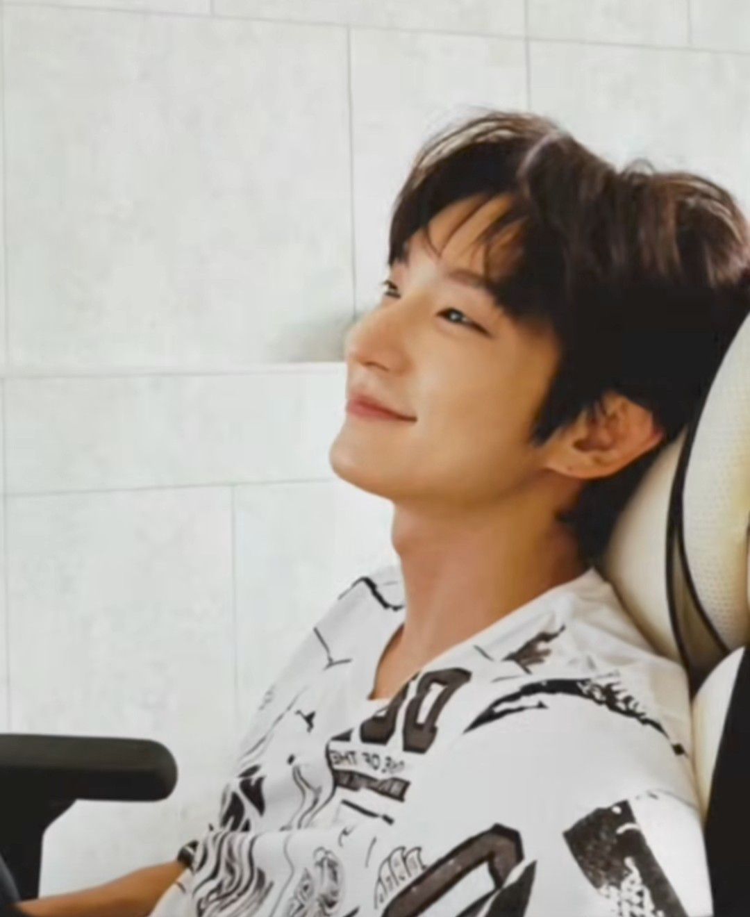 A moment captured by a fan of Lee Joongi