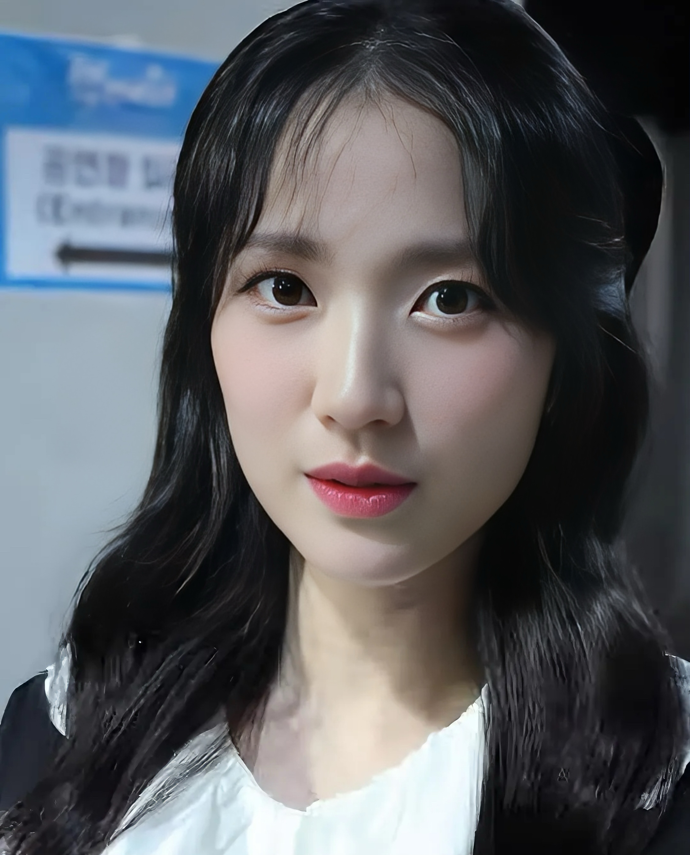 Behind-the-scenes cut of Kim Hyeyoon