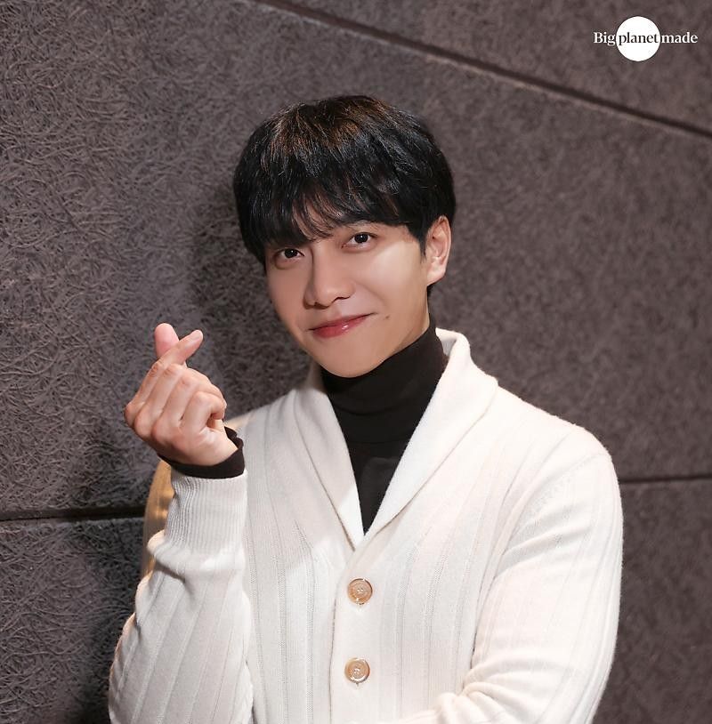 Foto terbaru dari Lee Seunggi