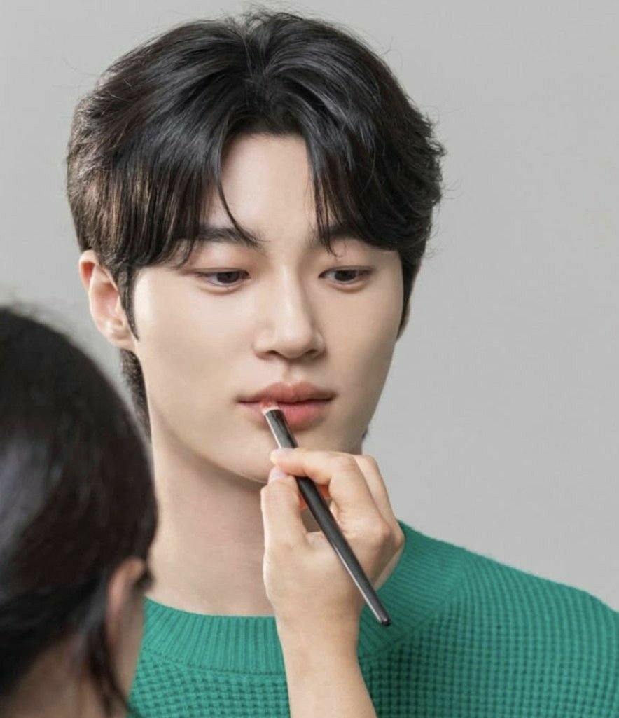 Recent activity shot of Byeon Wooseok