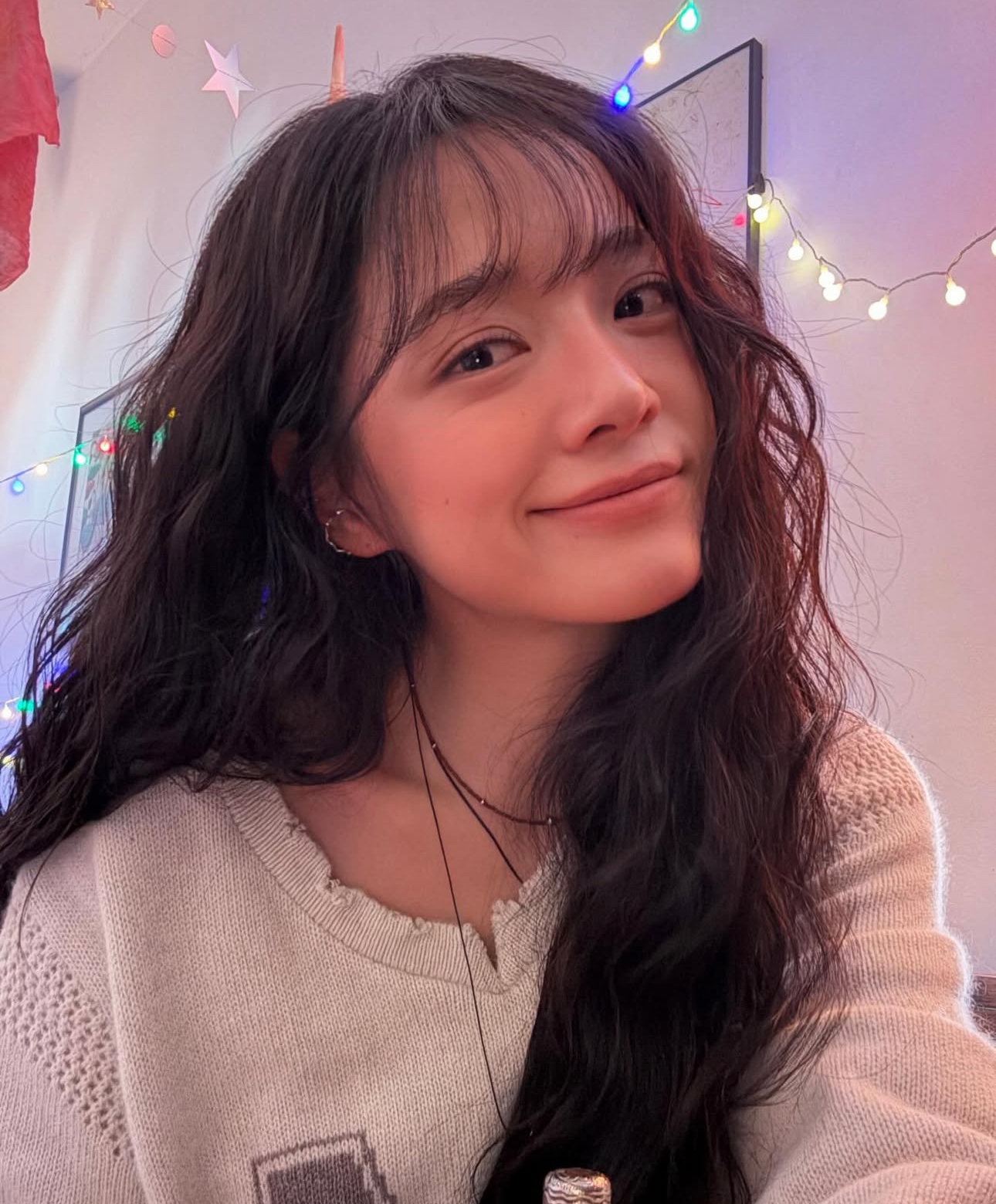 Behind-the-scenes cut of Kim Sejeong