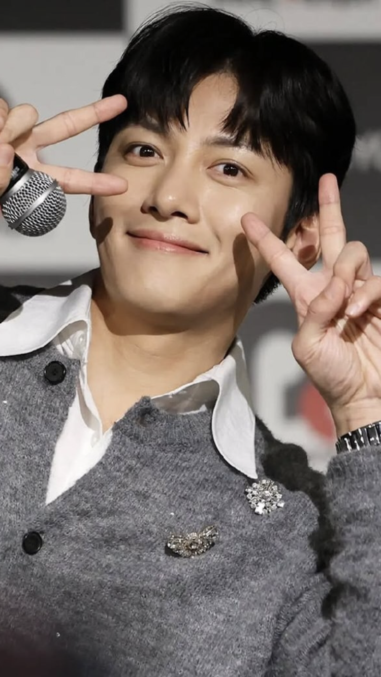 粉丝拍下的池昌旭瞬间