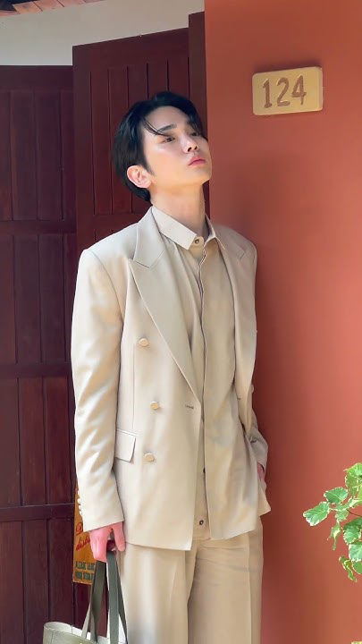 Emotional wallpaper shared by fans for Key