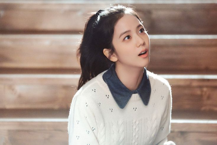 Latest photo of Jisoo (1995)