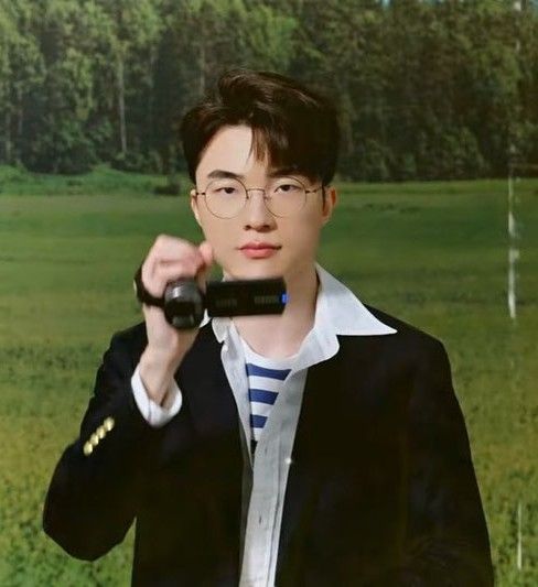 Latest photo of Faker