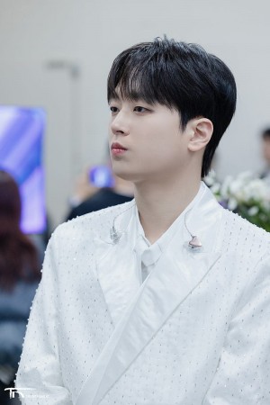 Foto kegiatan terbaru dari Lee Chanwon