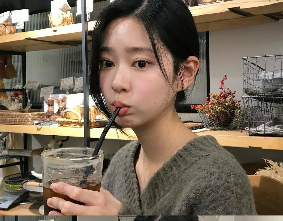 Recent activity shot of Kim Minju