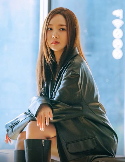 Behind-the-scenes cut of Park Minyoung