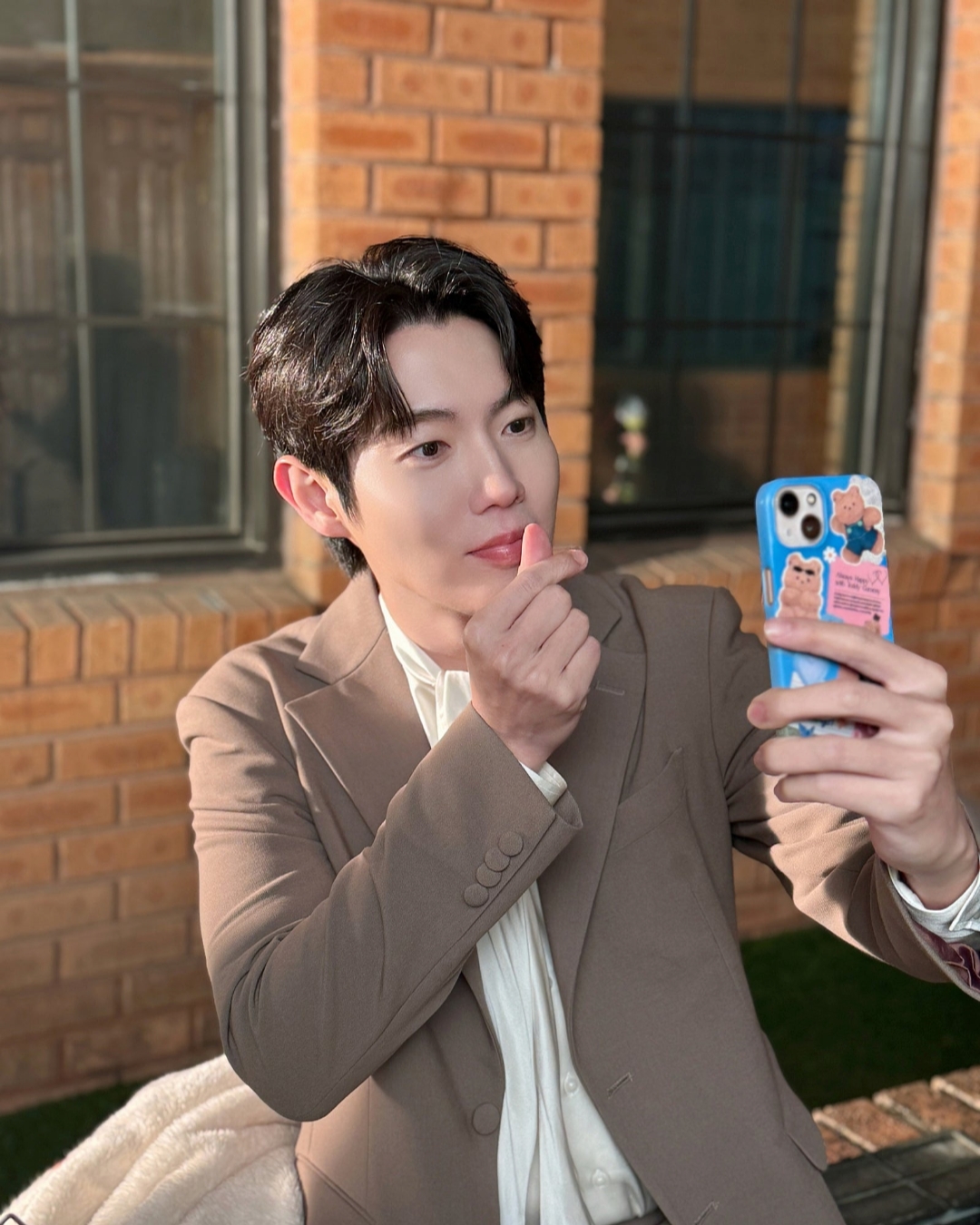 Recent activity shot of Son Taejin