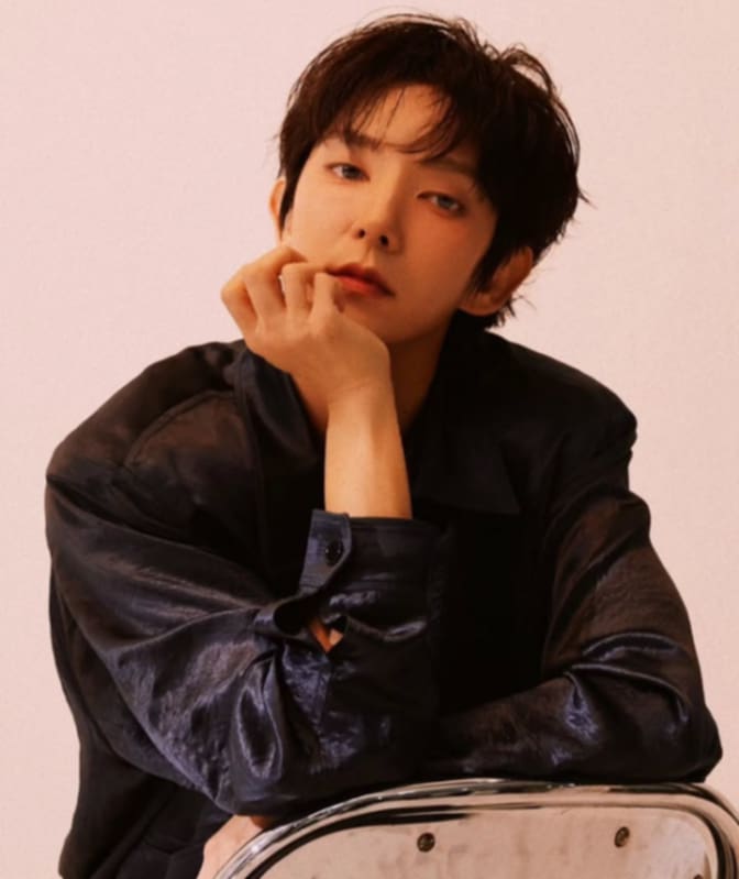 Behind-the-scenes cut of Lee Joongi