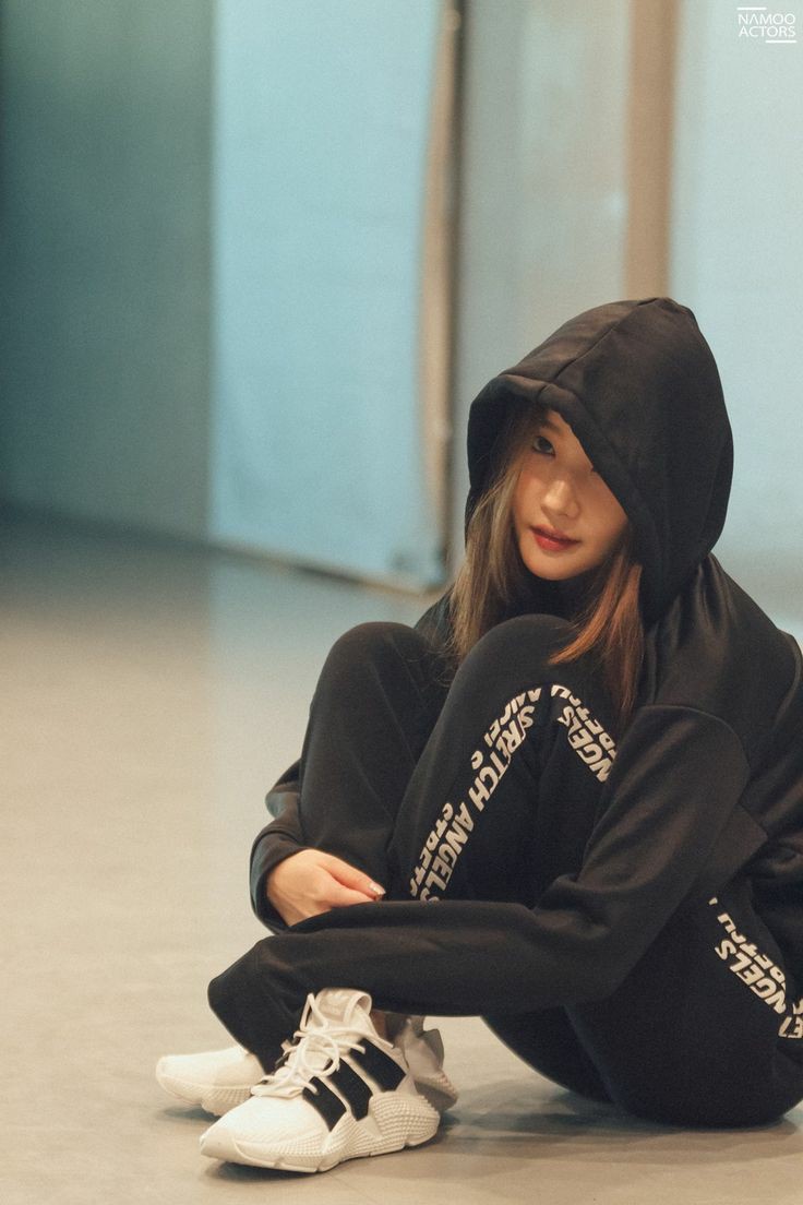 Behind-the-scenes cut of Park Minyoung