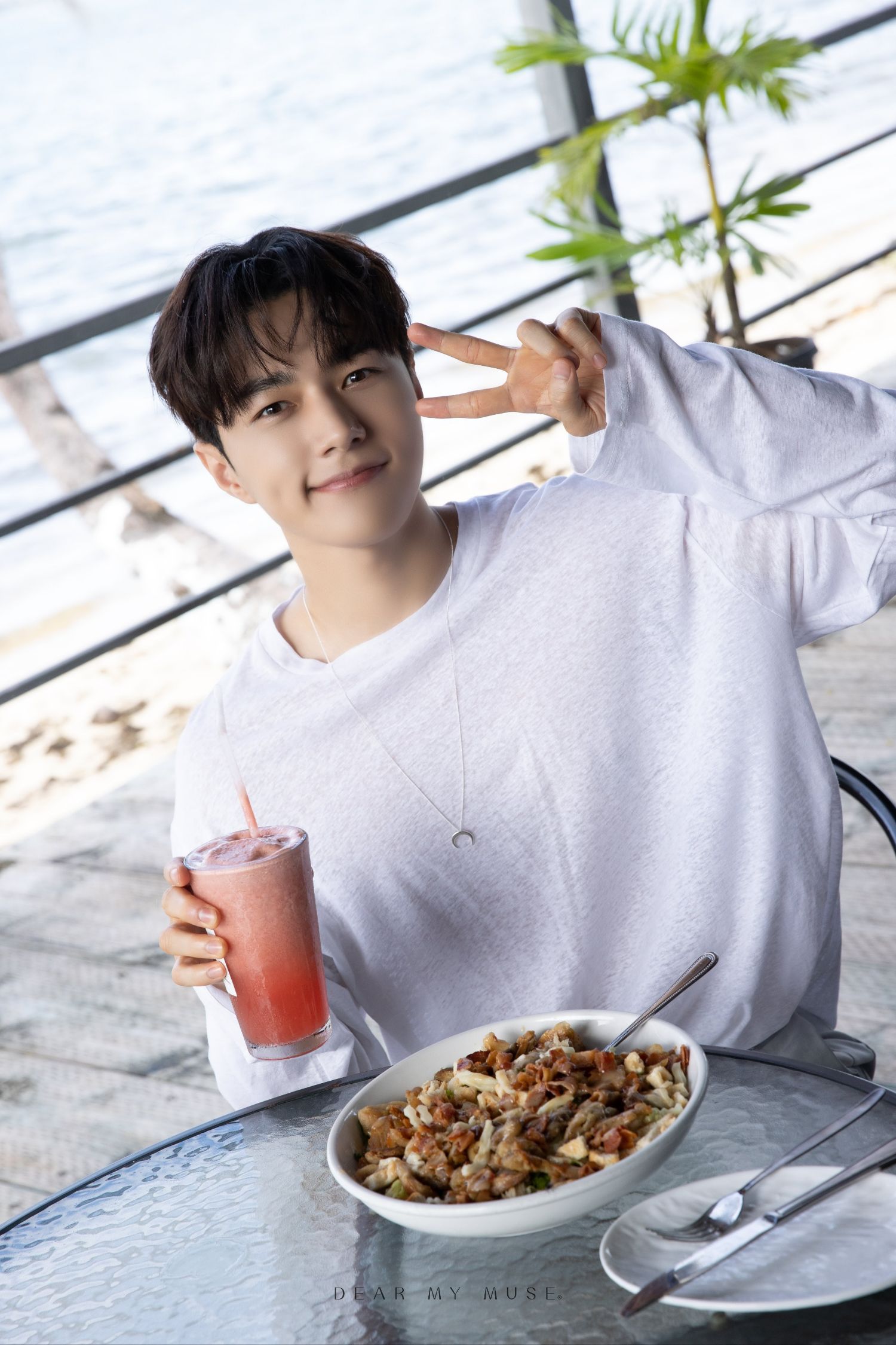 Recent activity shot of Kim Myungsoo (L)