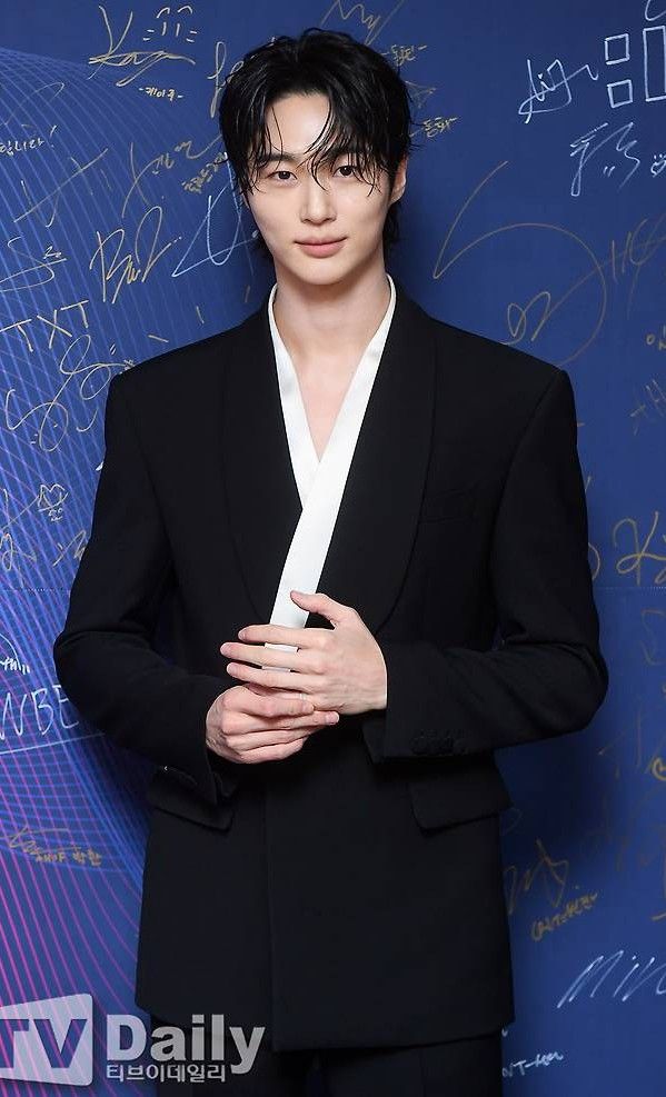 변우석 최근 활동샷
