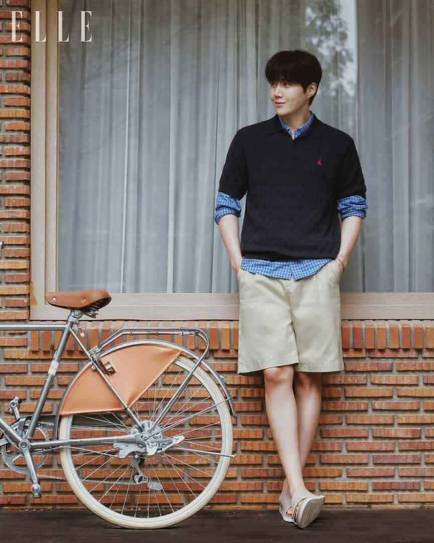 오늘 가장 핫한 셀럽 커뮤니티 피드