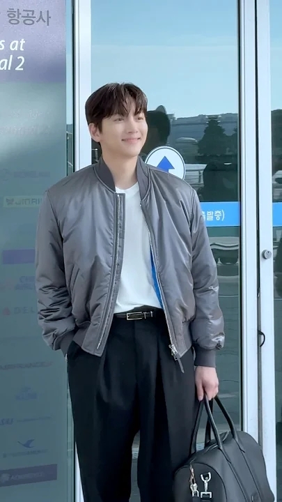 Today's popular wallpaper in Ji Changwook community