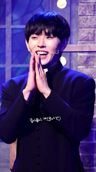 Emotional wallpaper shared by fans for Lee Byeongchan