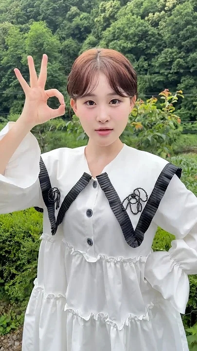 Emotional wallpaper shared by fans for Kim Dahyun