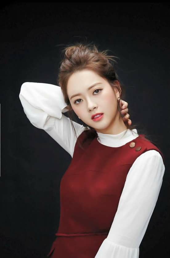 Behind-the-scenes cut of Go Ara