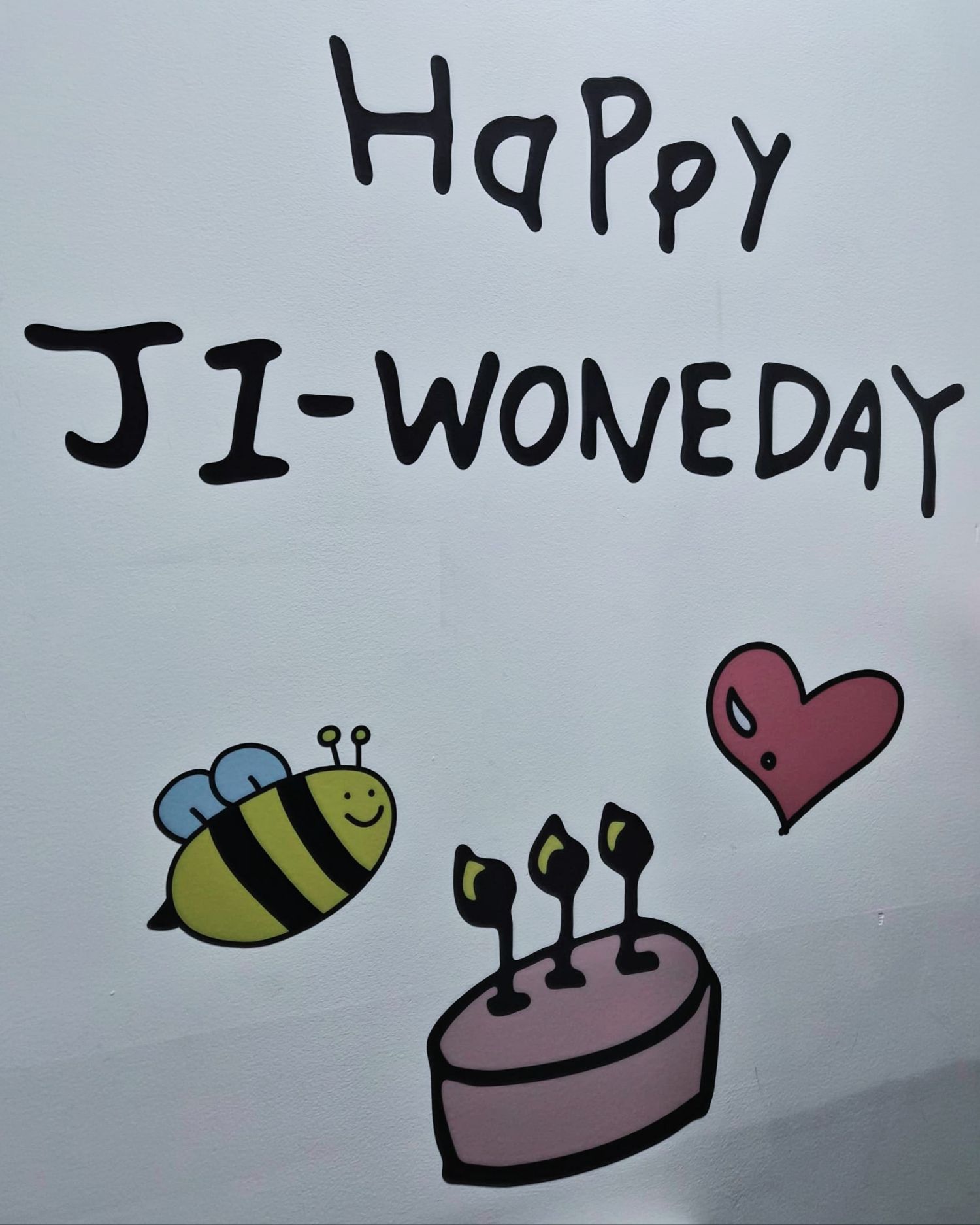 A moment captured by a fan of Kim Jiwon