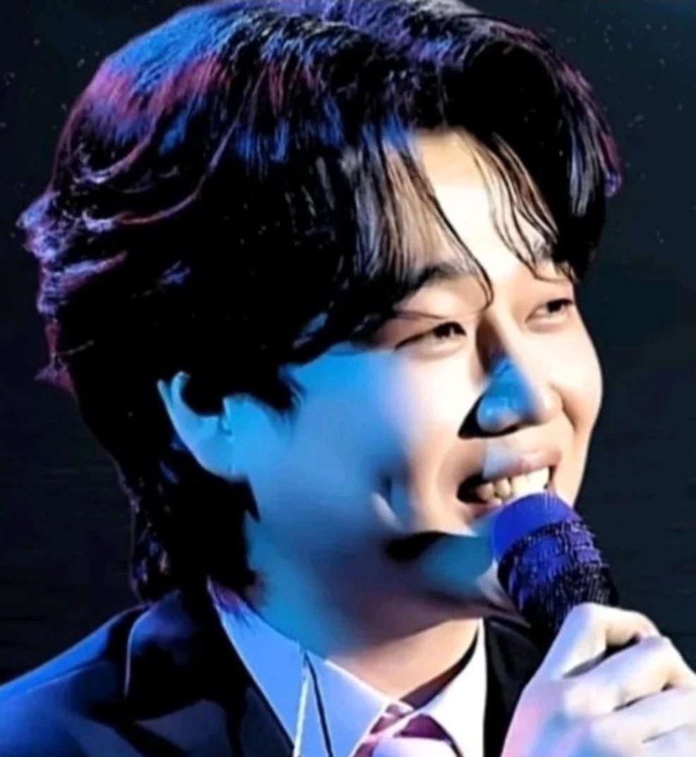 A moment captured by a fan of Hwang Youngwoong