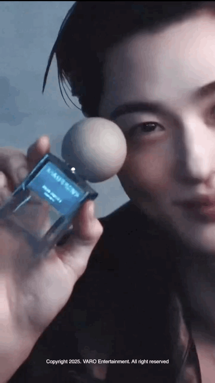 A moment captured by a fan of Byeon Wooseok