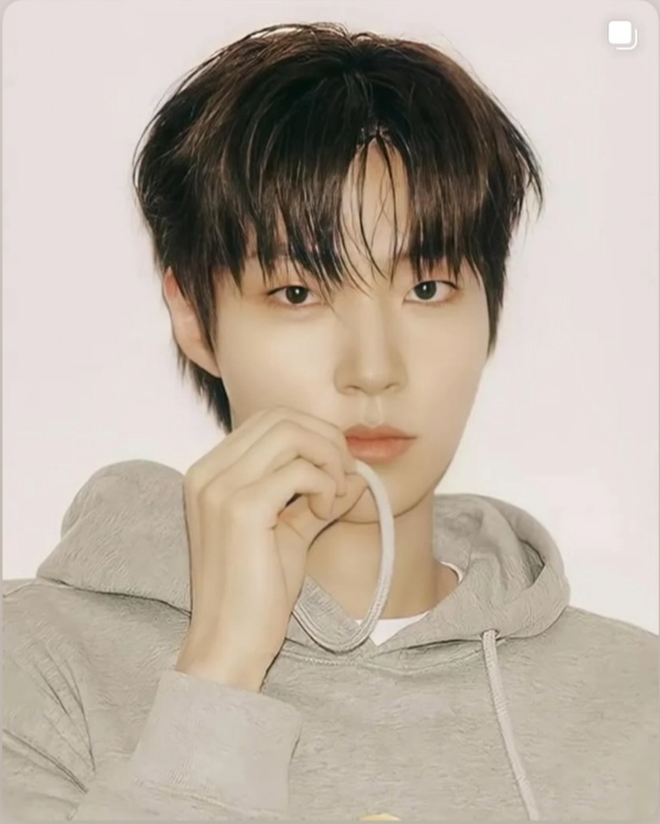 Recent activity shot of Hwang Inyoup