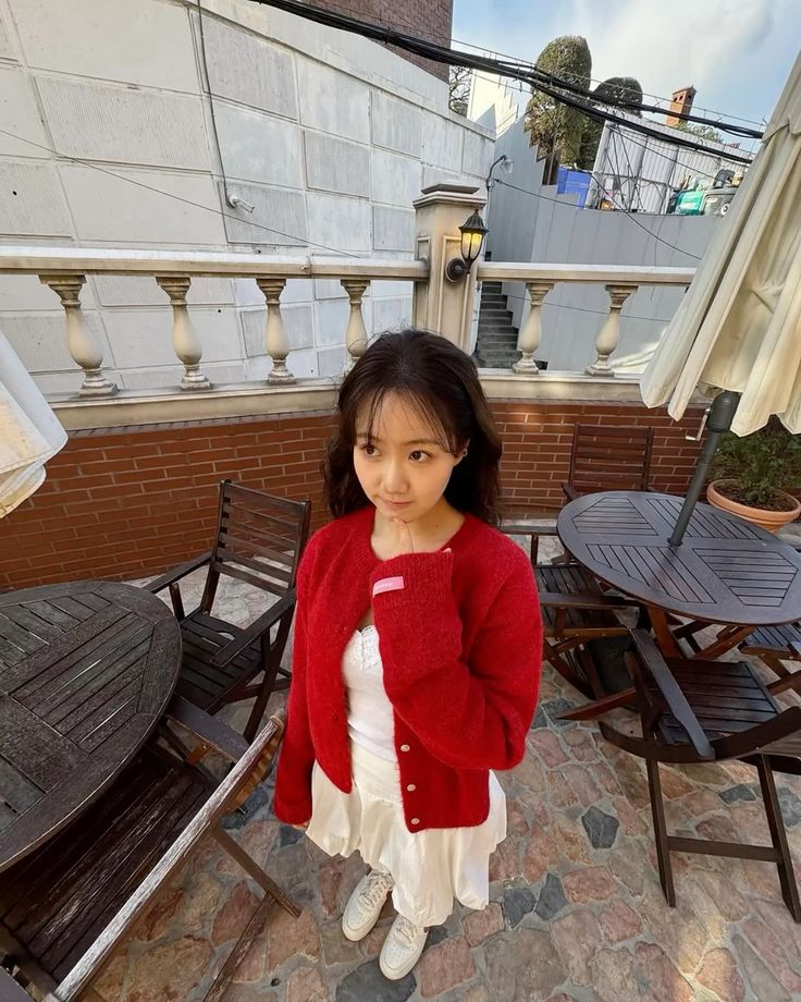 Behind-the-scenes cut of Jin Jihee