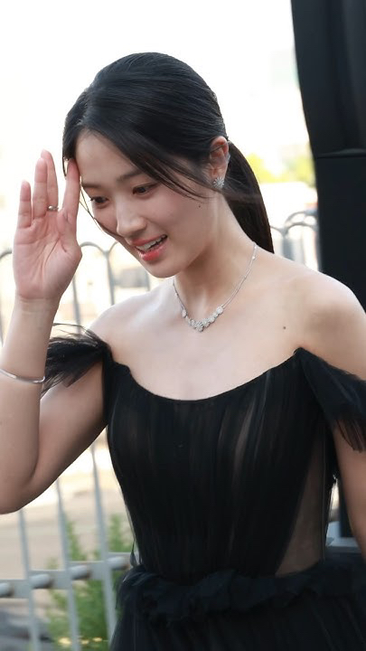 Today's popular wallpaper in Kim Hyeyoon community