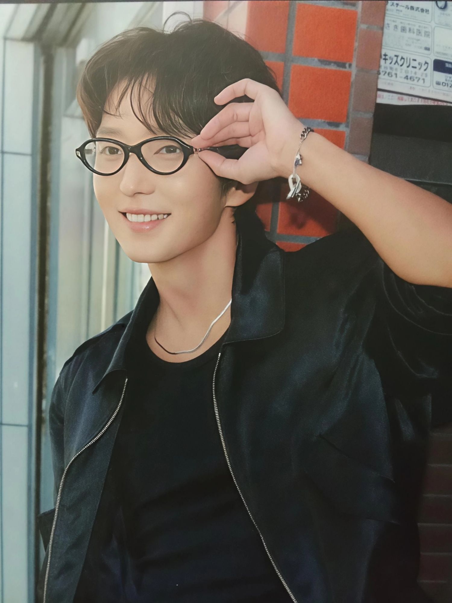 A moment captured by a fan of Lee Joongi