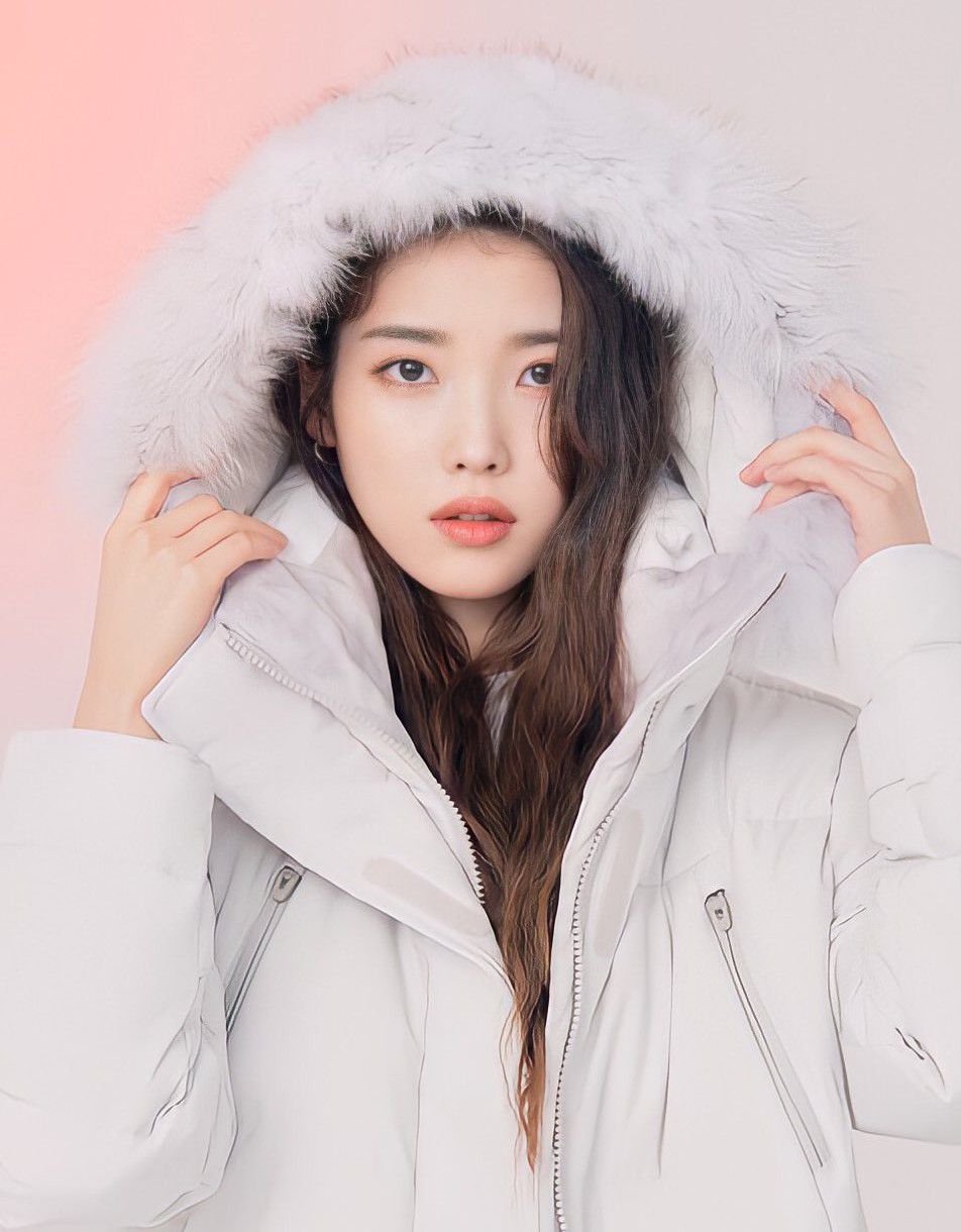 Behind-the-scenes cut of IU