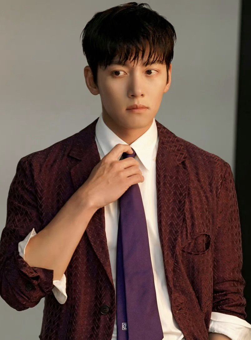 Behind-the-scenes cut of Ji Changwook