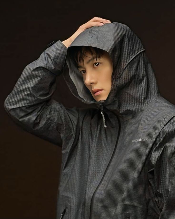 Behind-the-scenes cut of Ji Changwook
