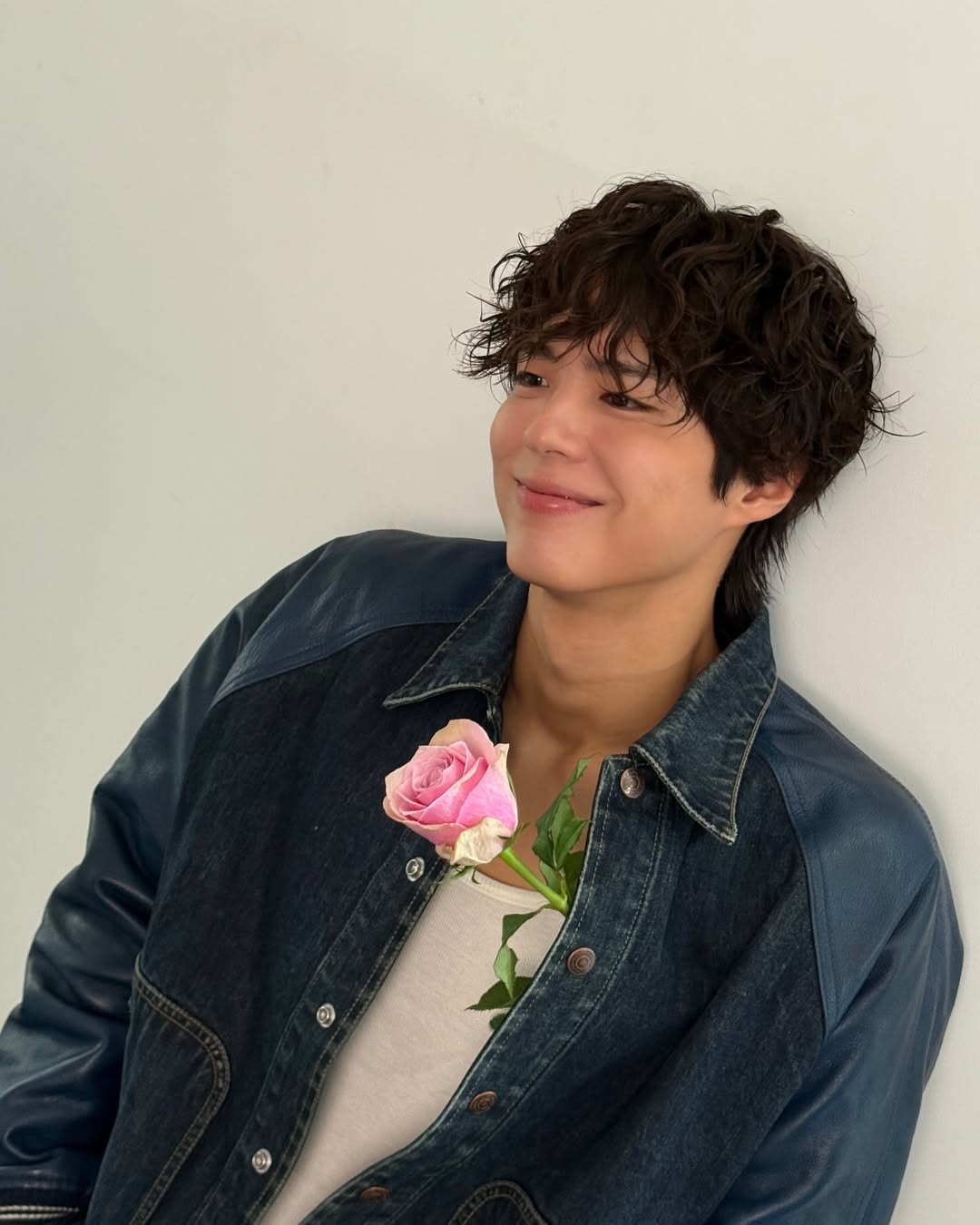 Behind-the-scenes cut of Park Bogum